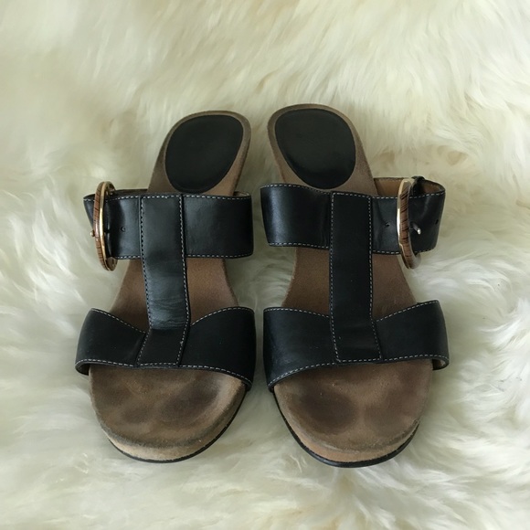 Circa Joan David Buckle Leather Heel Sandals, 7M - Picture 3 of 6